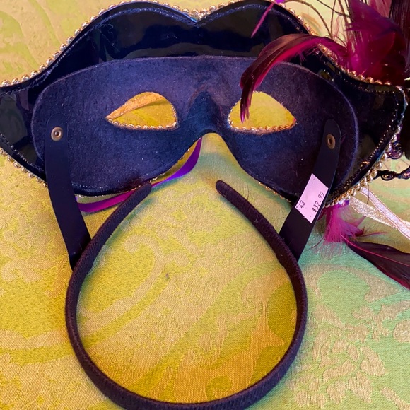 Masquerade Mask - Picture 5 of 6